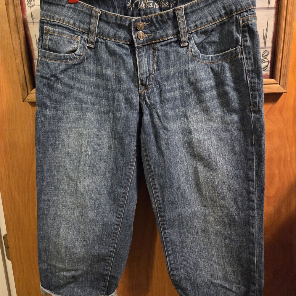 Old Navy Ultra Blue Denim Bermuda Shorts Size 4 Medium Wash Cuffed Stretch Jean
